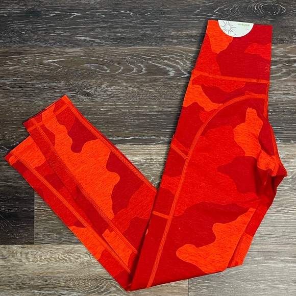 NWT Aerie Offline Hugger Leggings - Picture 3 of 7